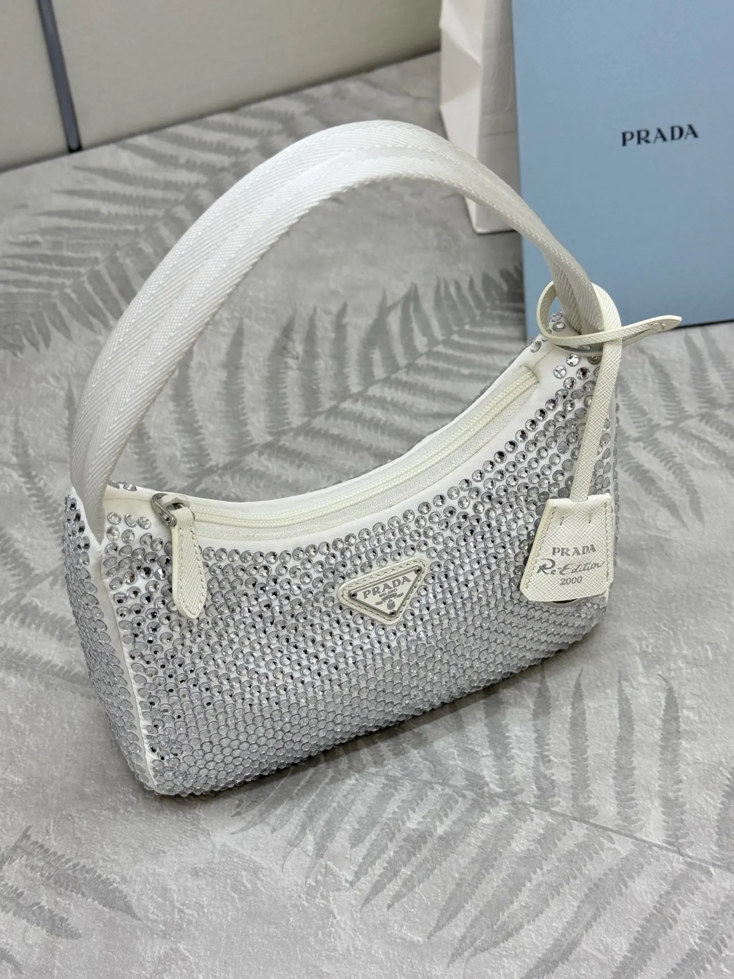 Hobo 2000 Crystal-Embellished Shoulder Bag D58016256 — view 3