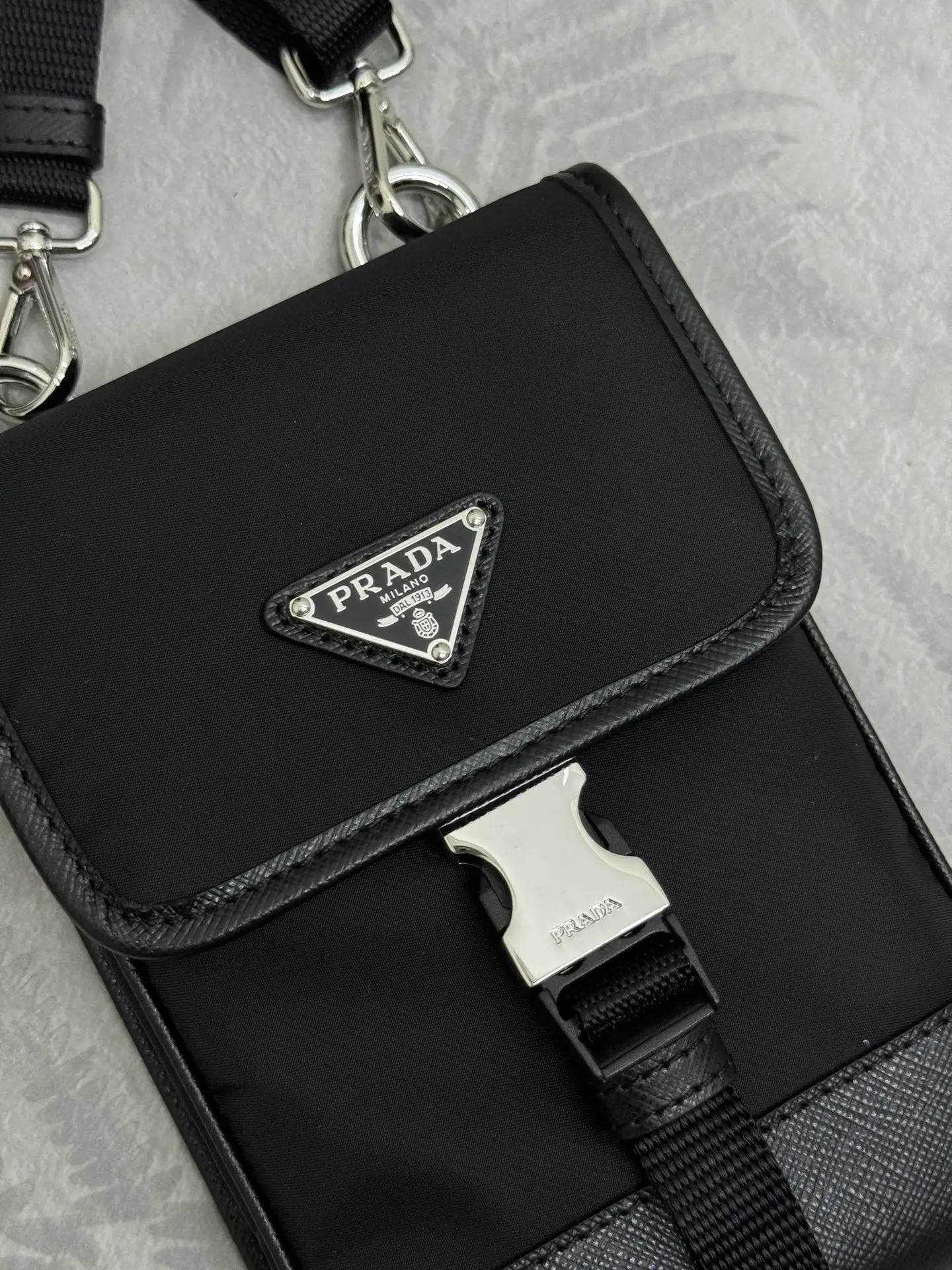 Vertical Phone Bag 2ZH109 D59016260 — view 5