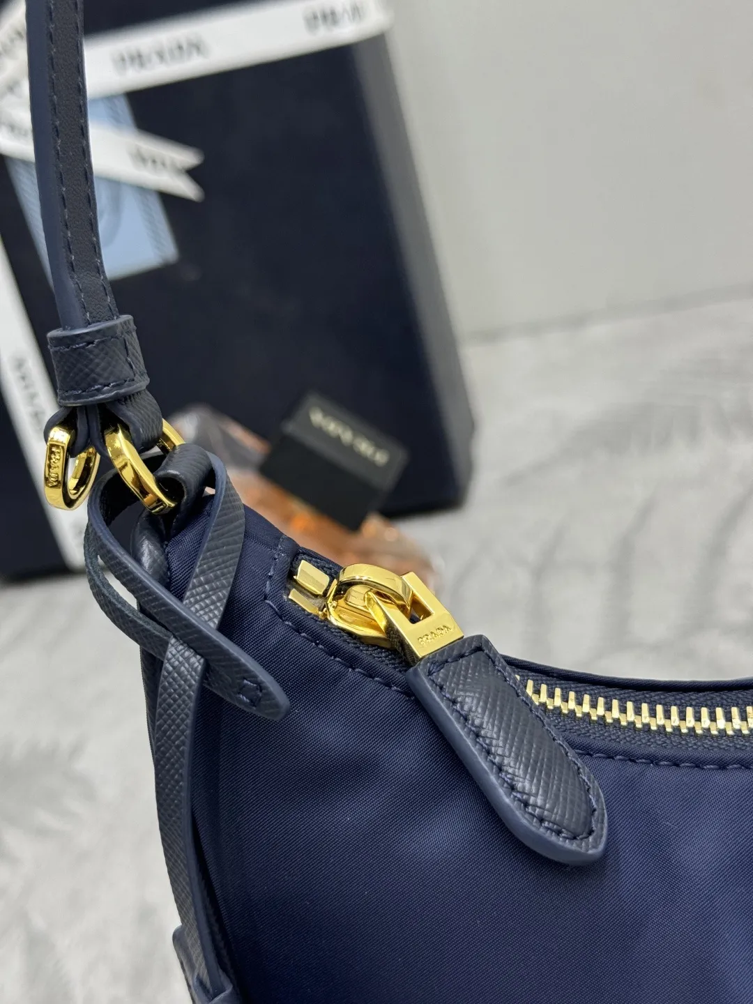 Re-Edition 2005 Nylon Hobo Bag D56016284 — view 6