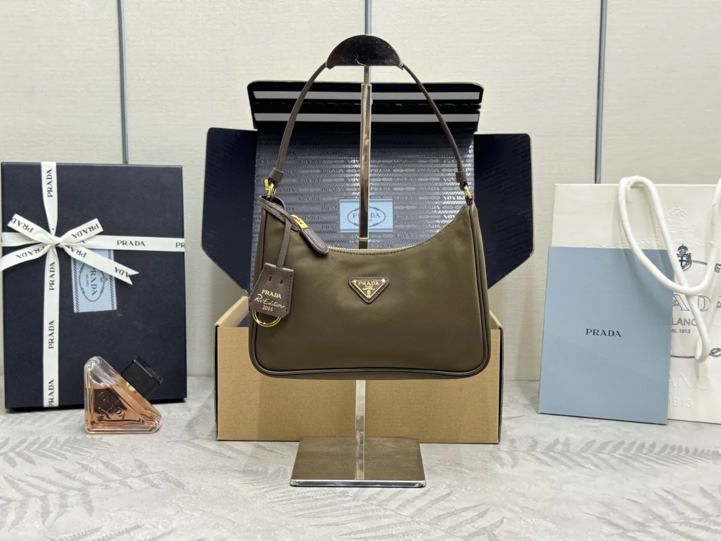 Prada Re-Edition 2005 Hobo Shoulder Bag D56016285