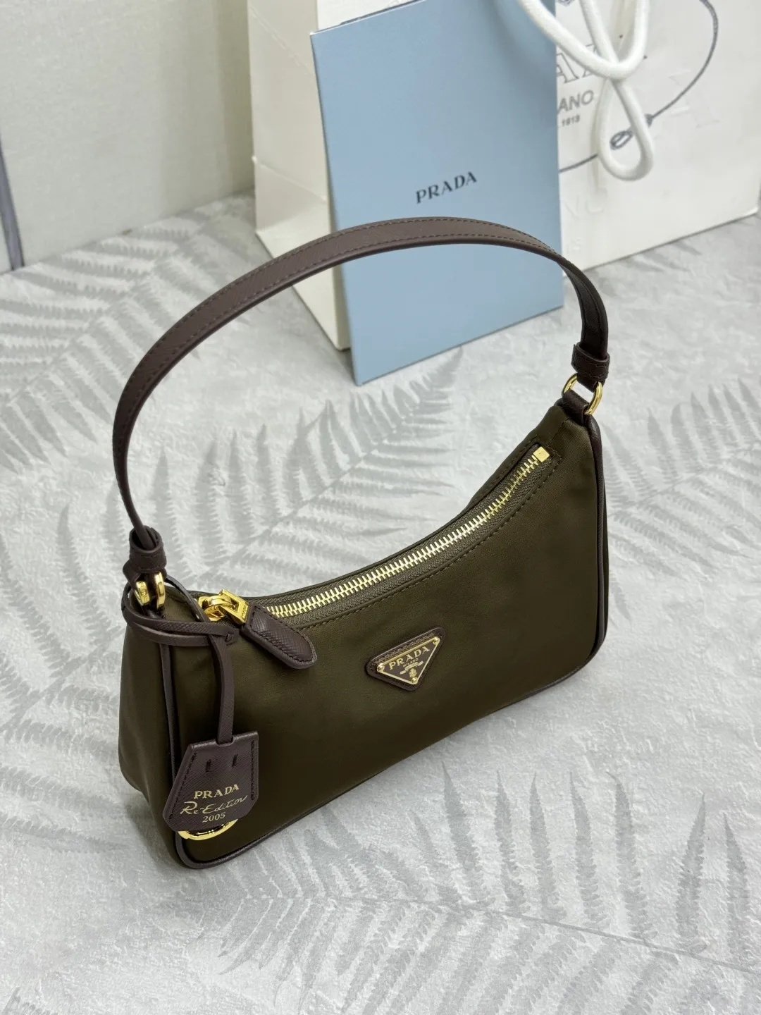 Prada Re-Edition 2005 Hobo Shoulder Bag D56016285 — view 3