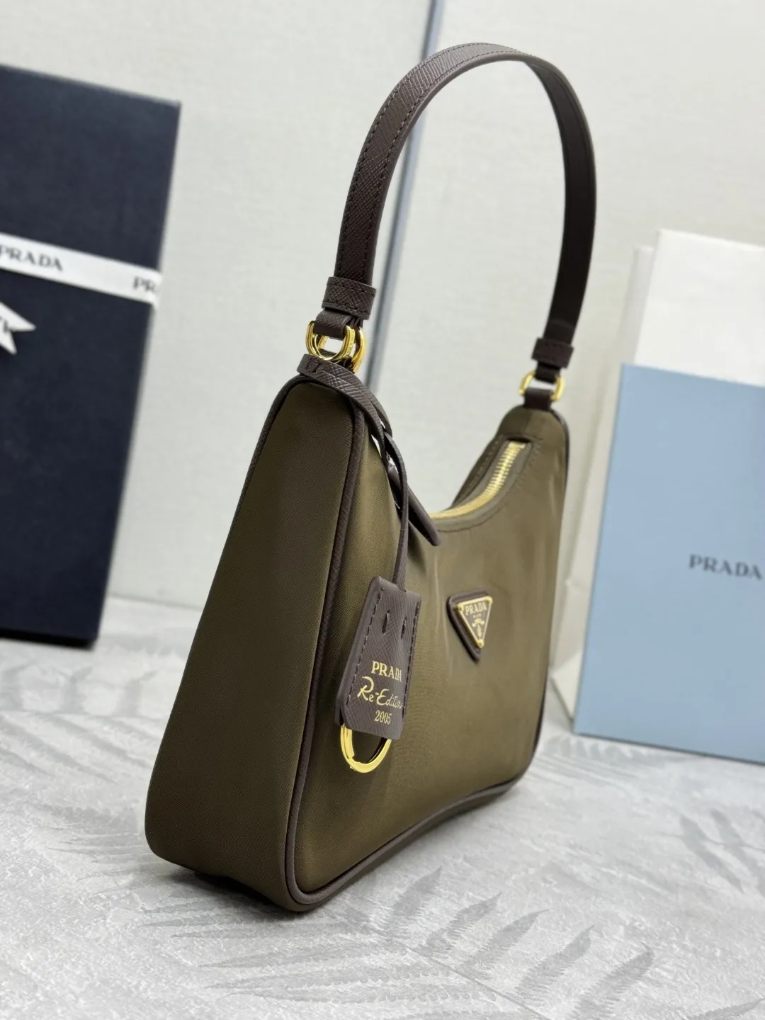 Prada Re-Edition 2005 Hobo Shoulder Bag D56016285 — view 4
