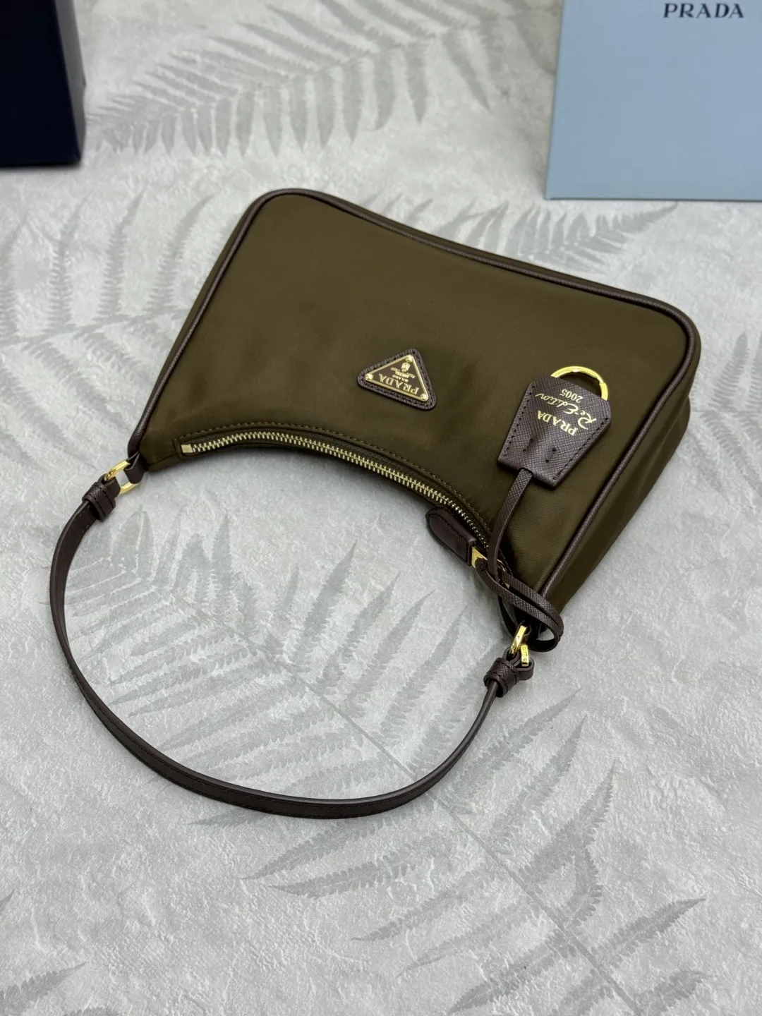 Prada Re-Edition 2005 Hobo Shoulder Bag D56016285 — view 6