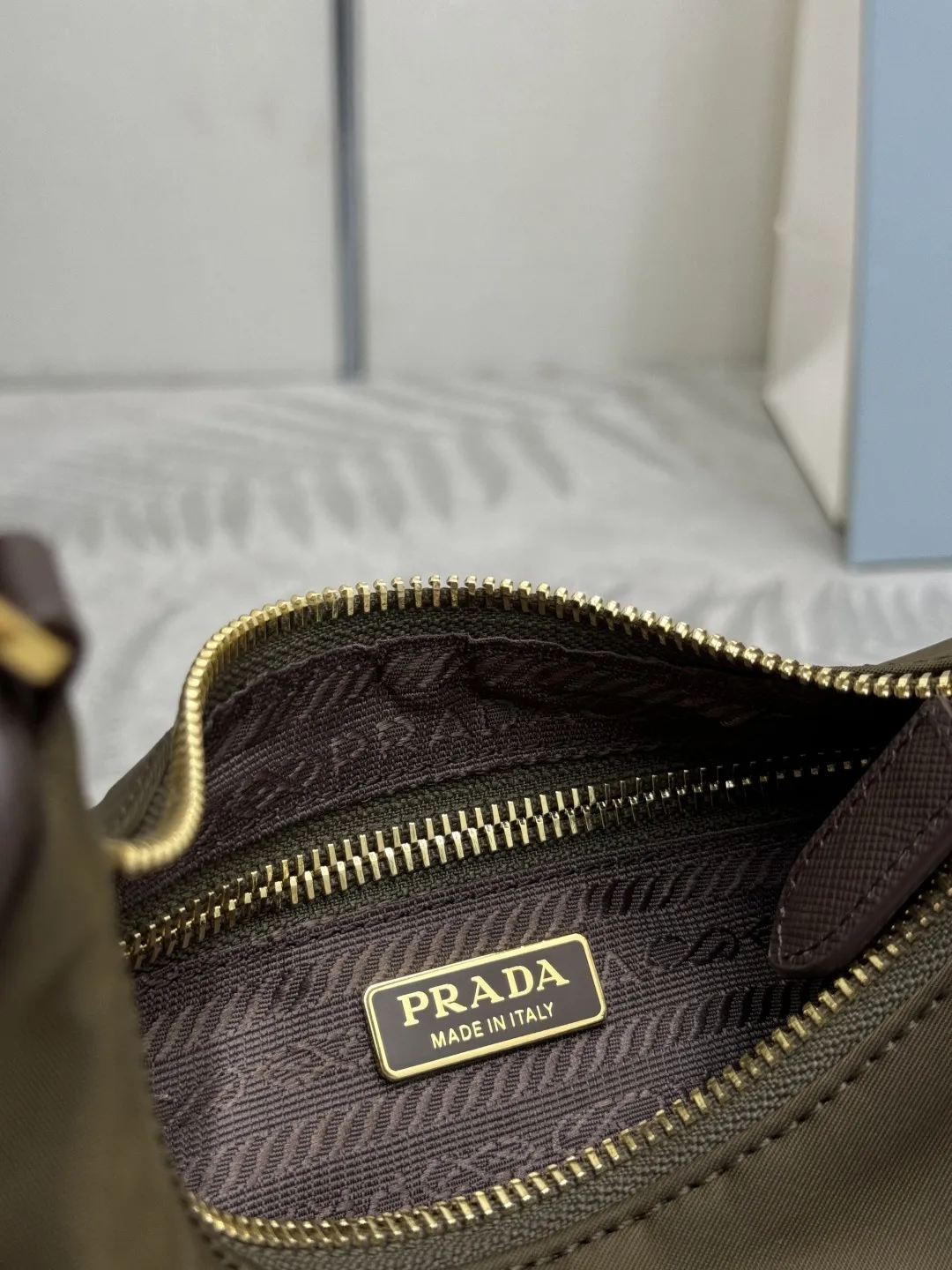 Prada Re-Edition 2005 Hobo Shoulder Bag D56016285 — view 9