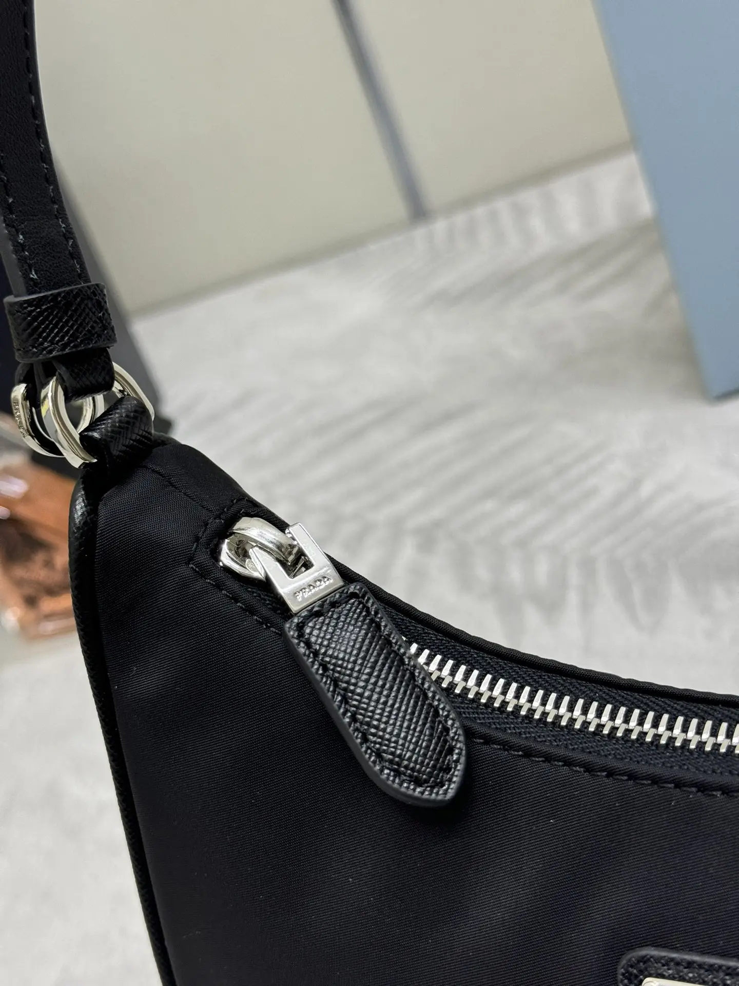 Prada Re-Edition 2005 Hobo Bag D56016286 — view 6
