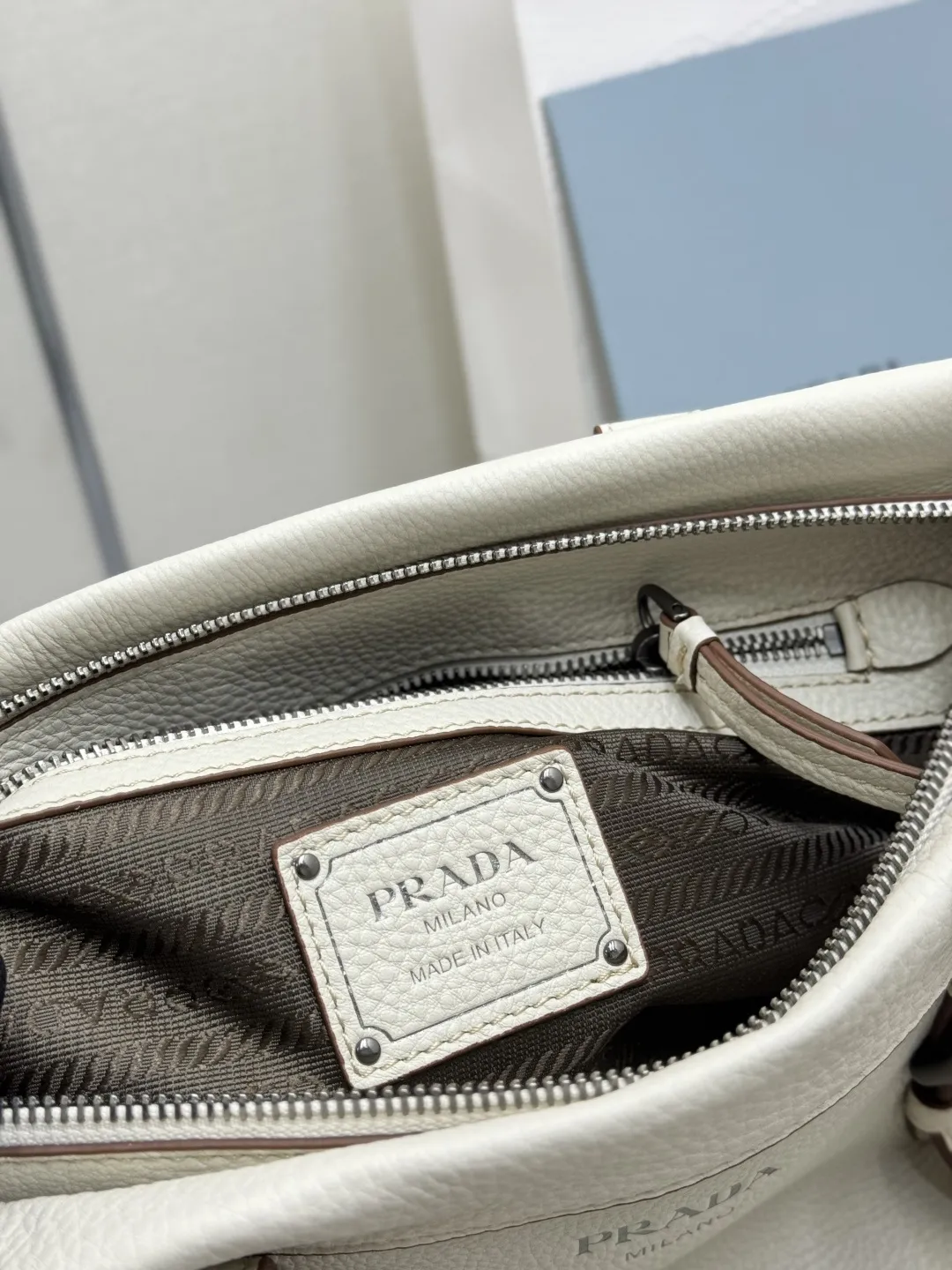 Prada Deerskin Leather Tote Bag D113016304 — view 9