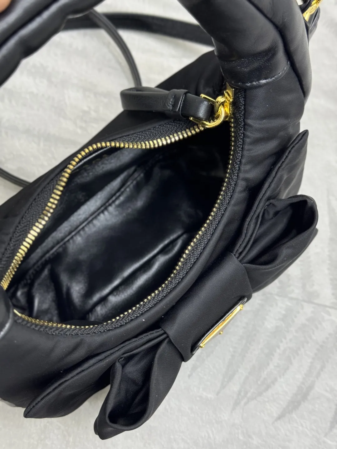 Bow-Detail Padded Nylon Hobo Bag D72016497 — view 8