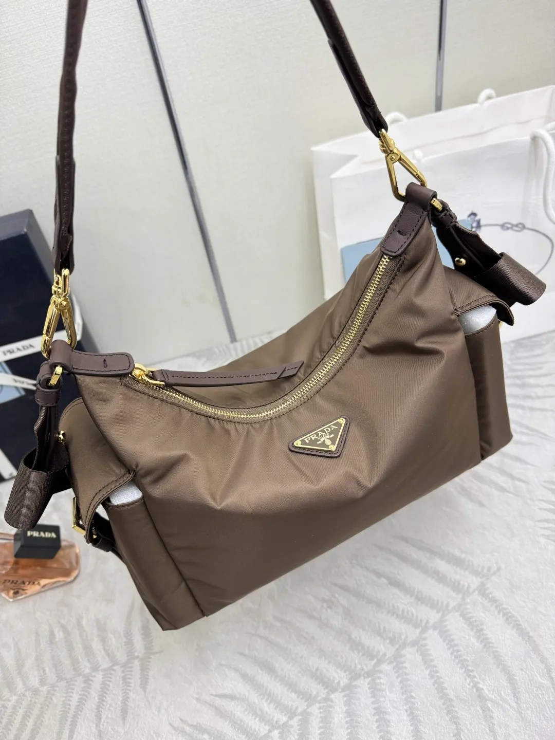 Re-Nylon and Leather Shoulder Bag D69016316 — view 3