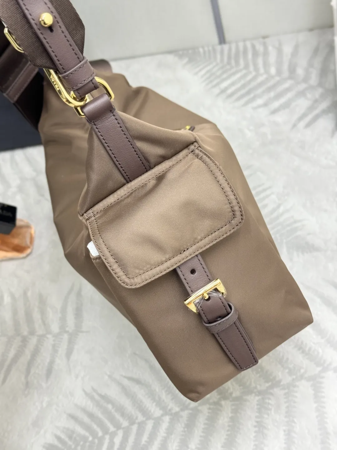 Re-Nylon and Leather Shoulder Bag D69016316 — view 5