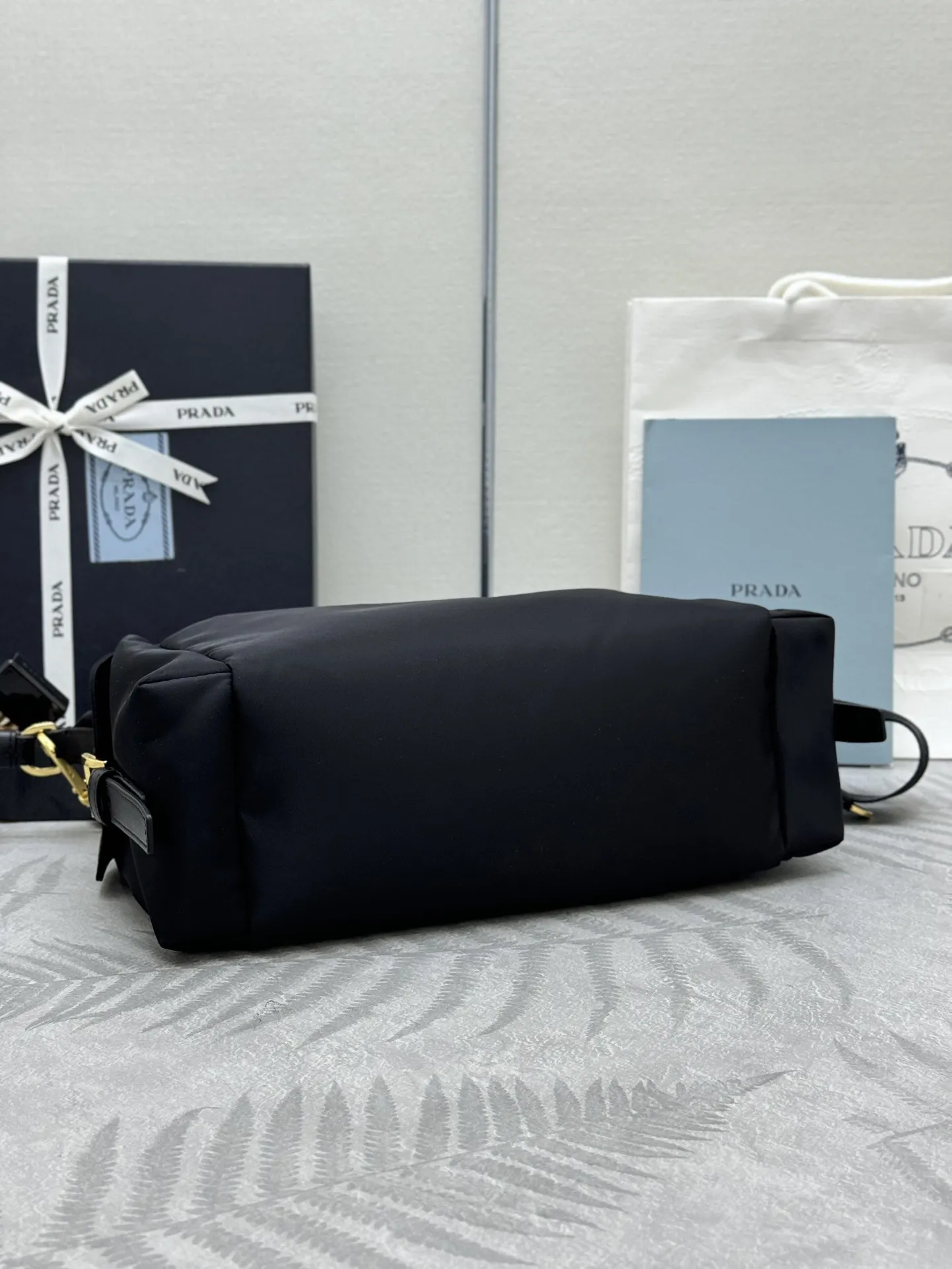 Re-Nylon and Leather Shoulder Bag D69016317 — view 6