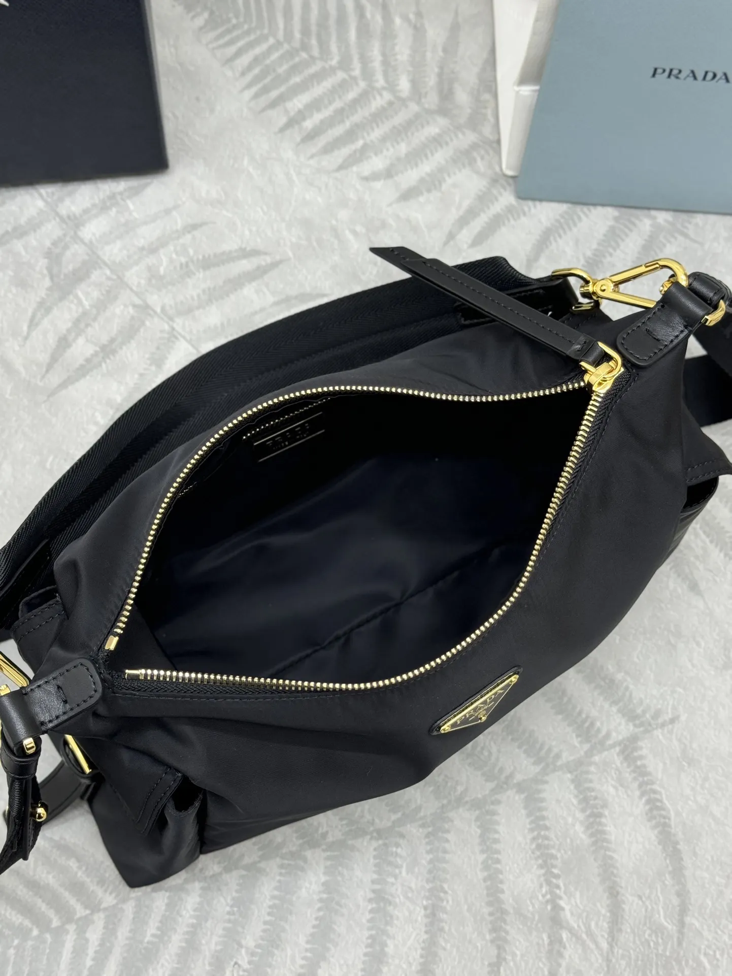 Re-Nylon and Leather Shoulder Bag D69016317 — view 8