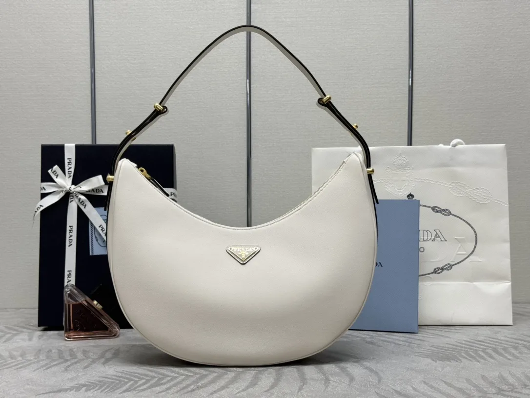 Moon Large Hobo Shoulder Bag D88016323