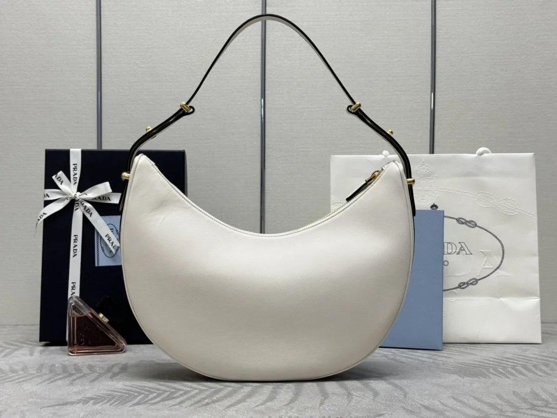 Moon Large Hobo Shoulder Bag D88016323 — view 2
