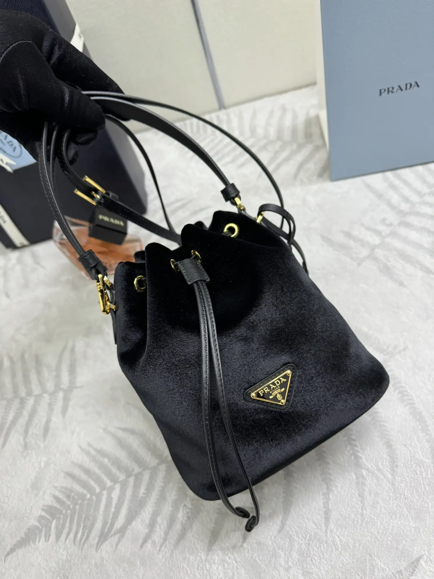 Velvet Bucket Bag with Detachable Strap D68016326 — view 2