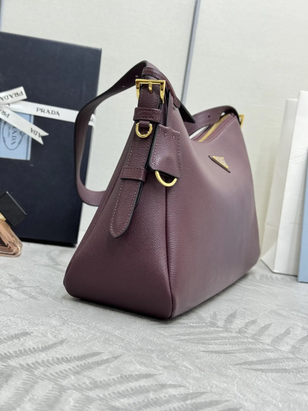 Aimee Hobo Shoulder Bag in Grained Leather D106016331 — view 3