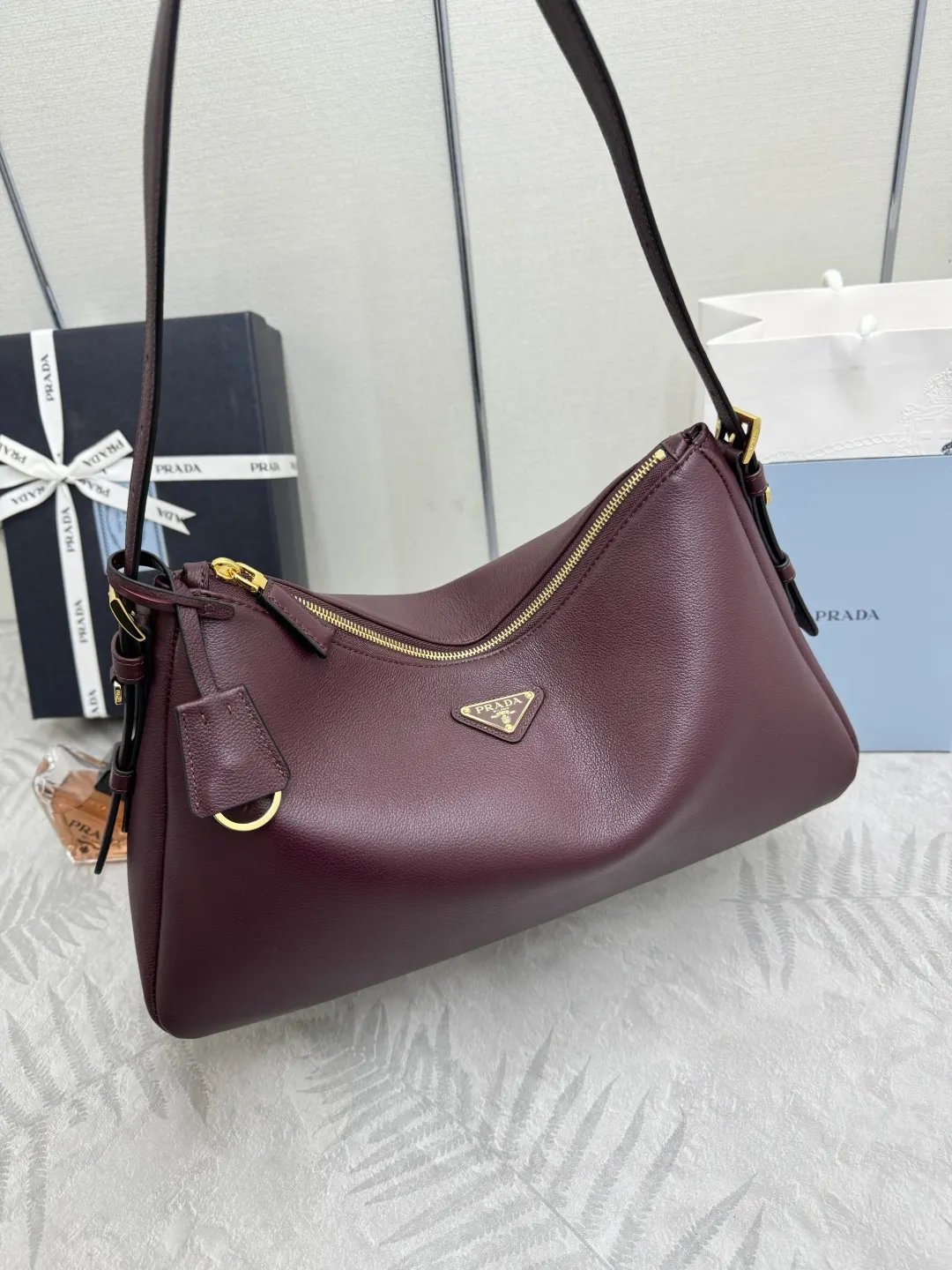 Aimee Hobo Shoulder Bag in Grained Leather D106016331 — view 6