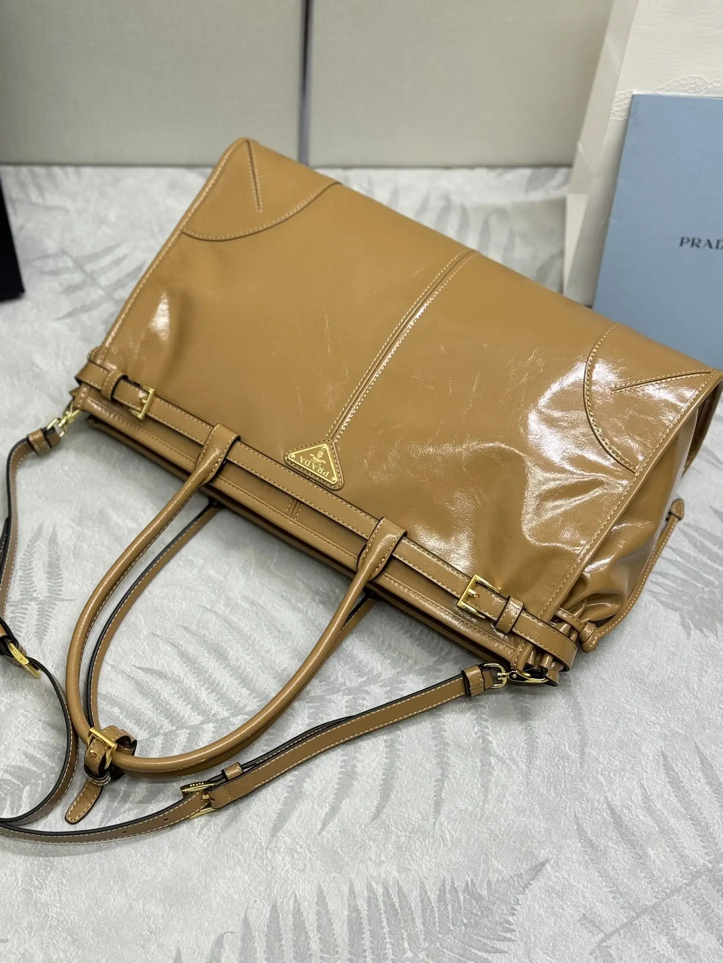 Soft Lux Leather Top-Handle Tote Bag D114016342 — view 4