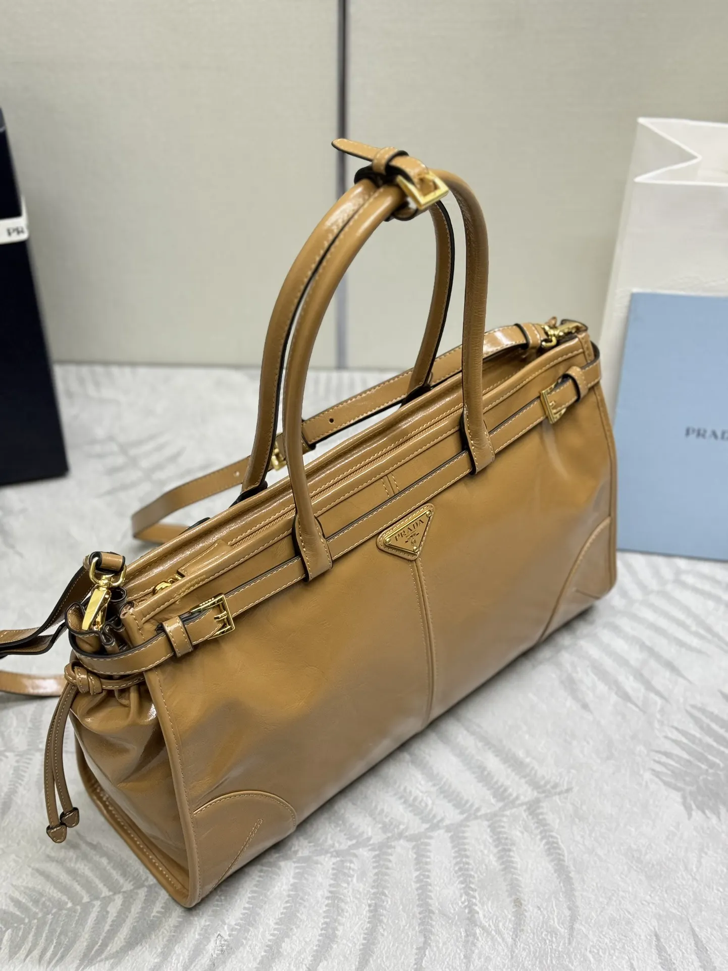 Soft Lux Leather Top-Handle Tote Bag D114016342 — view 6