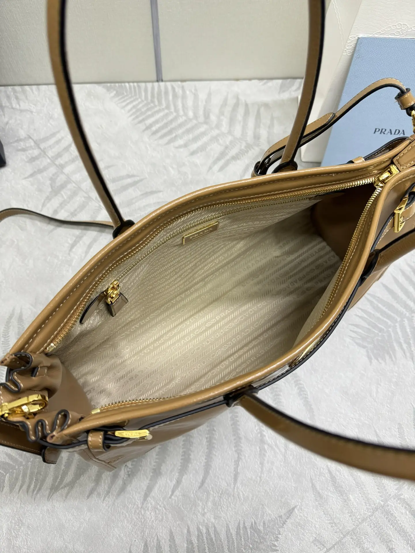 Soft Lux Leather Top-Handle Tote Bag D114016342 — view 9