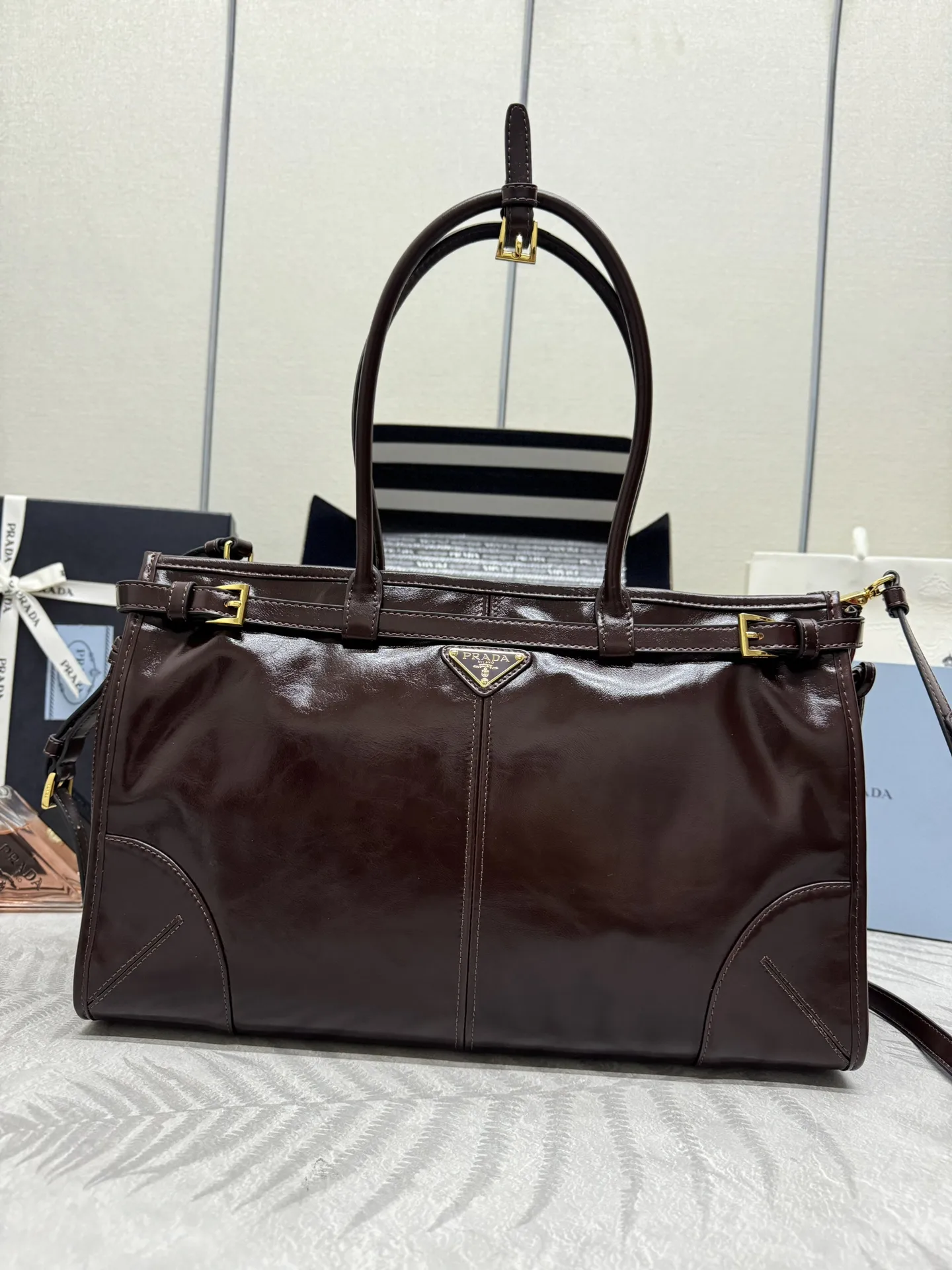 Soft Lux Oiled Wax Leather Top-Handle Bag D114016344
