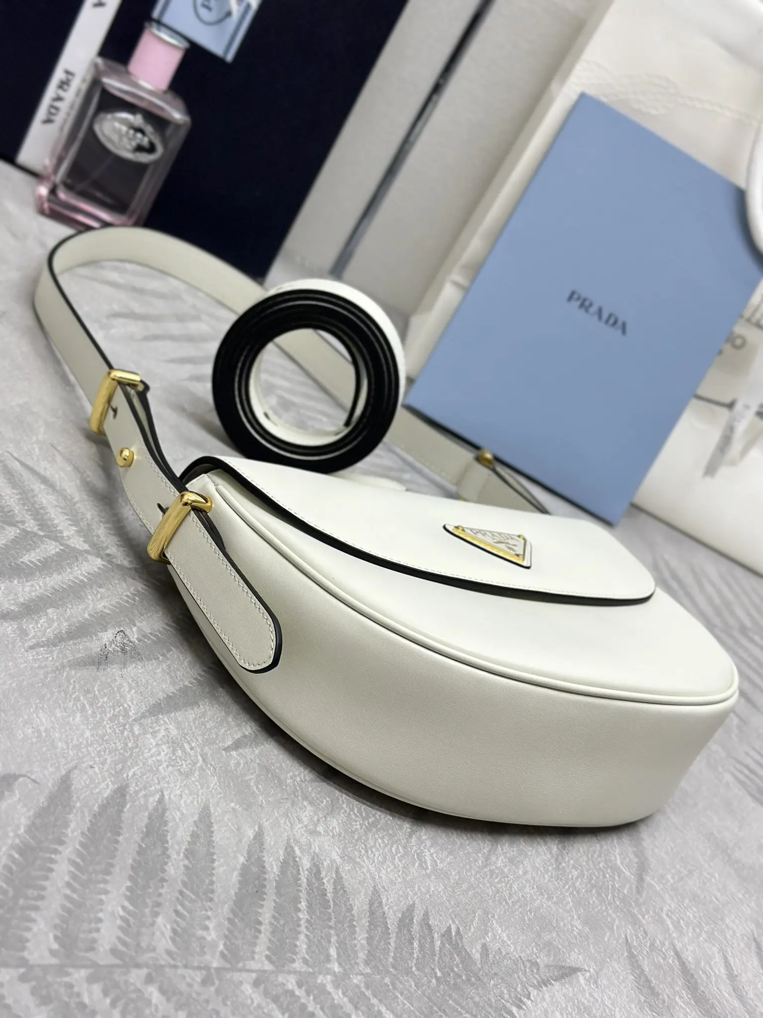 Moon Leather Shoulder Bag D92016352 — view 4
