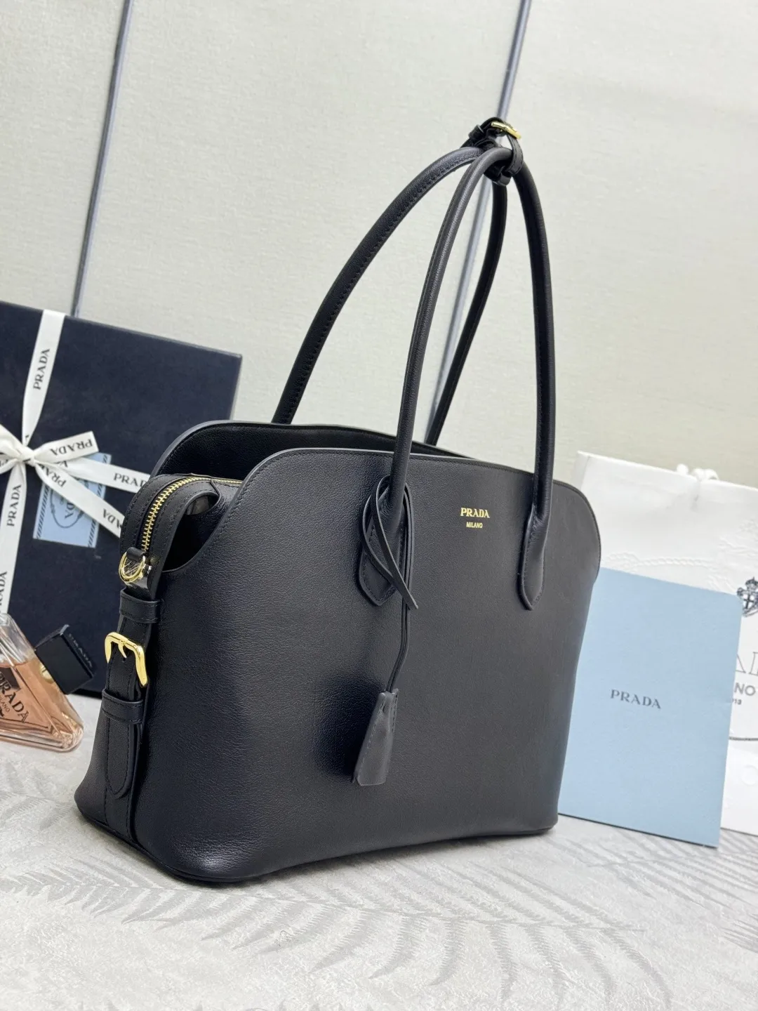Prada 1BG600 Leather Tote Bag D114016360 — view 3