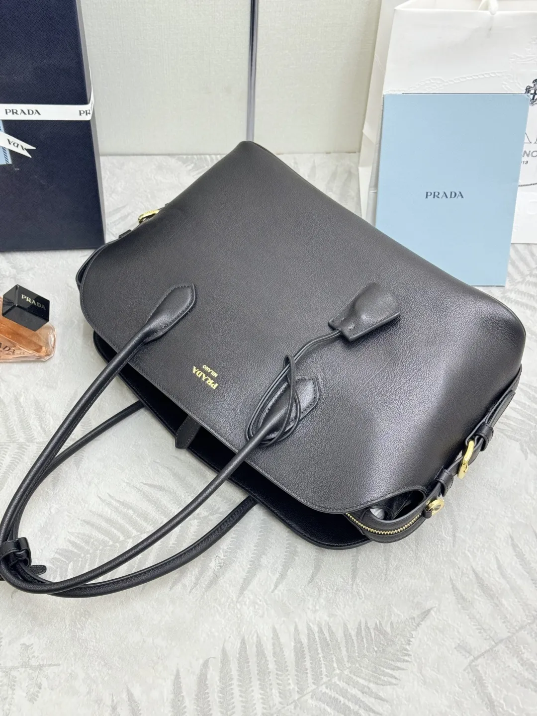 Prada 1BG600 Leather Tote Bag D114016360 — view 5