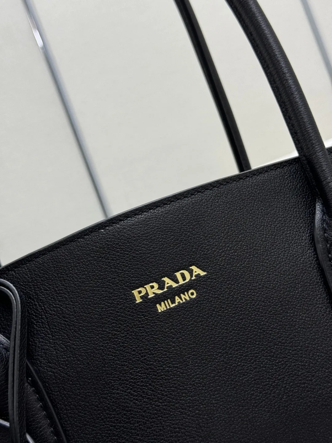 Prada 1BG600 Leather Tote Bag D114016360 — view 7