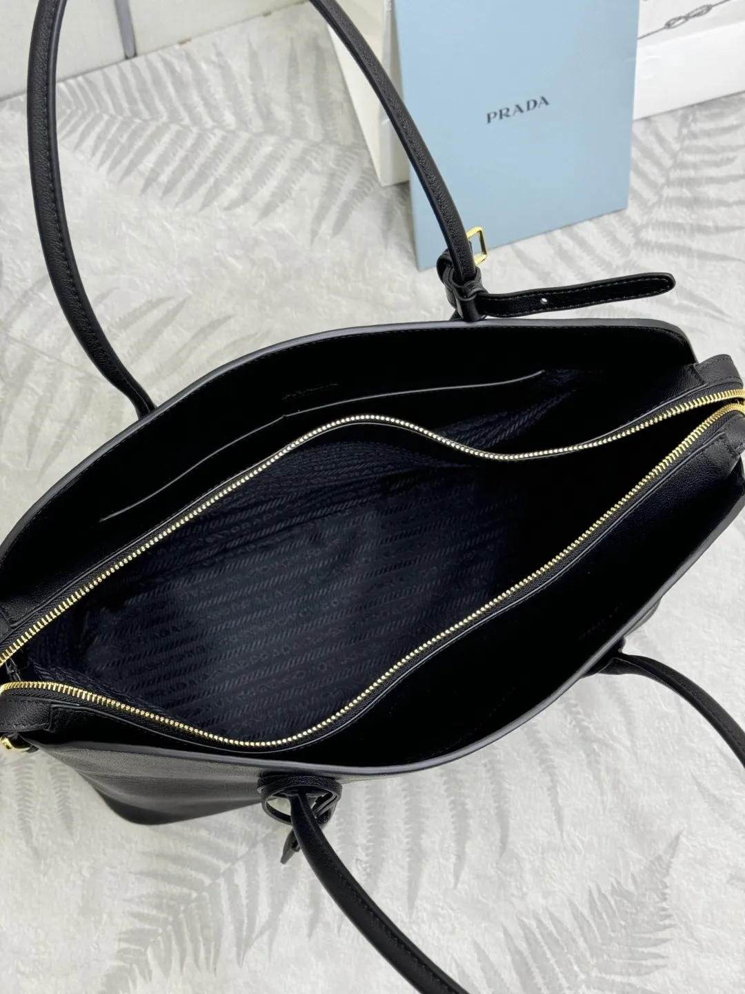 Prada 1BG600 Leather Tote Bag D114016360 — view 8
