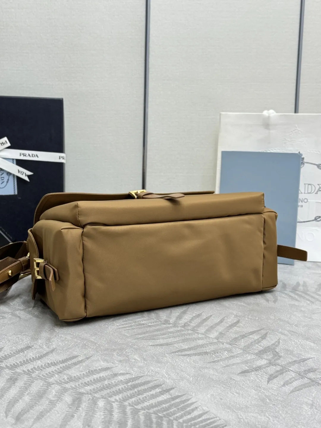 Re-Nylon Large Messenger Bag D80016362 — view 6