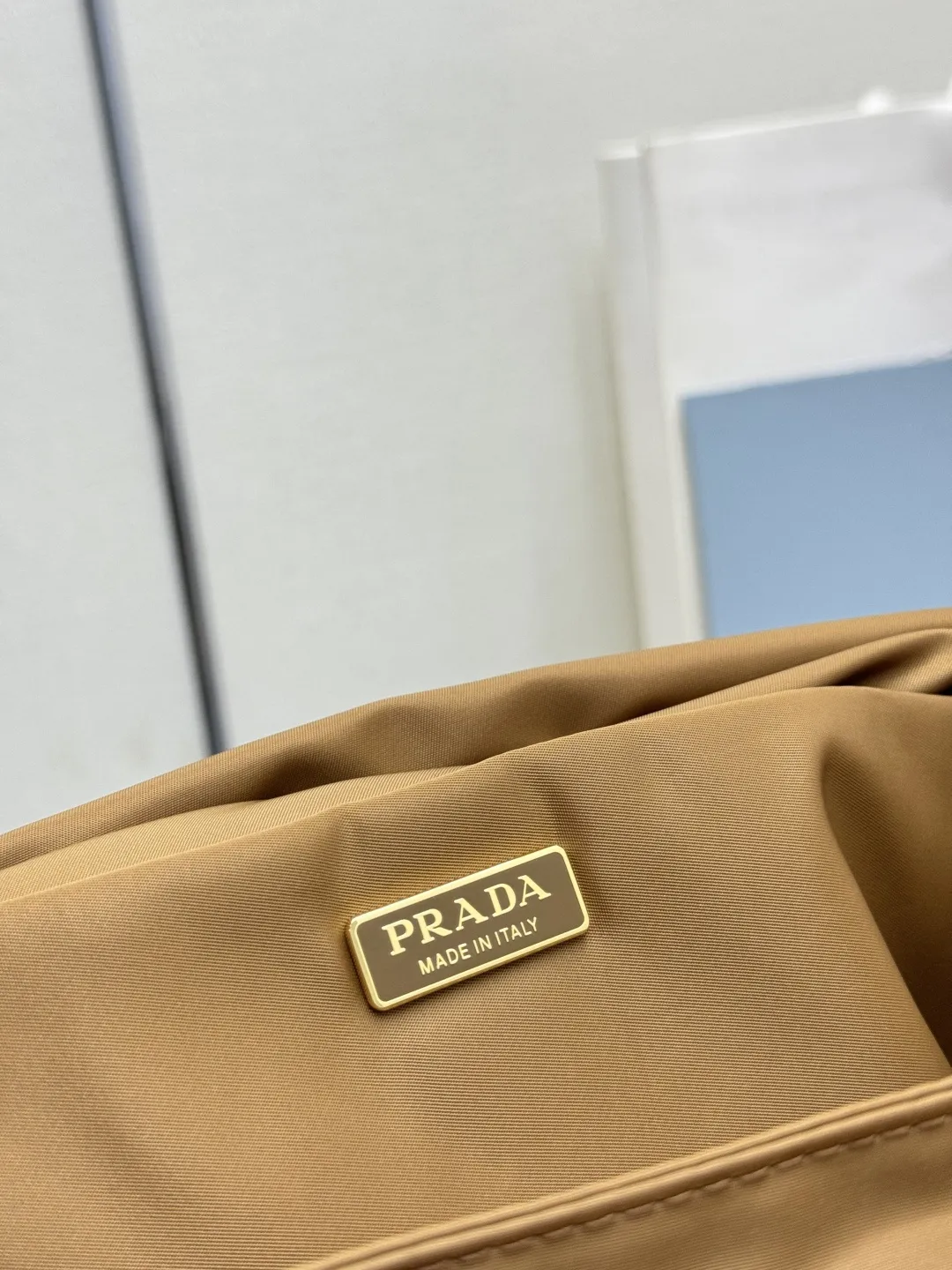 Re-Nylon Large Messenger Bag D80016362 — view 9