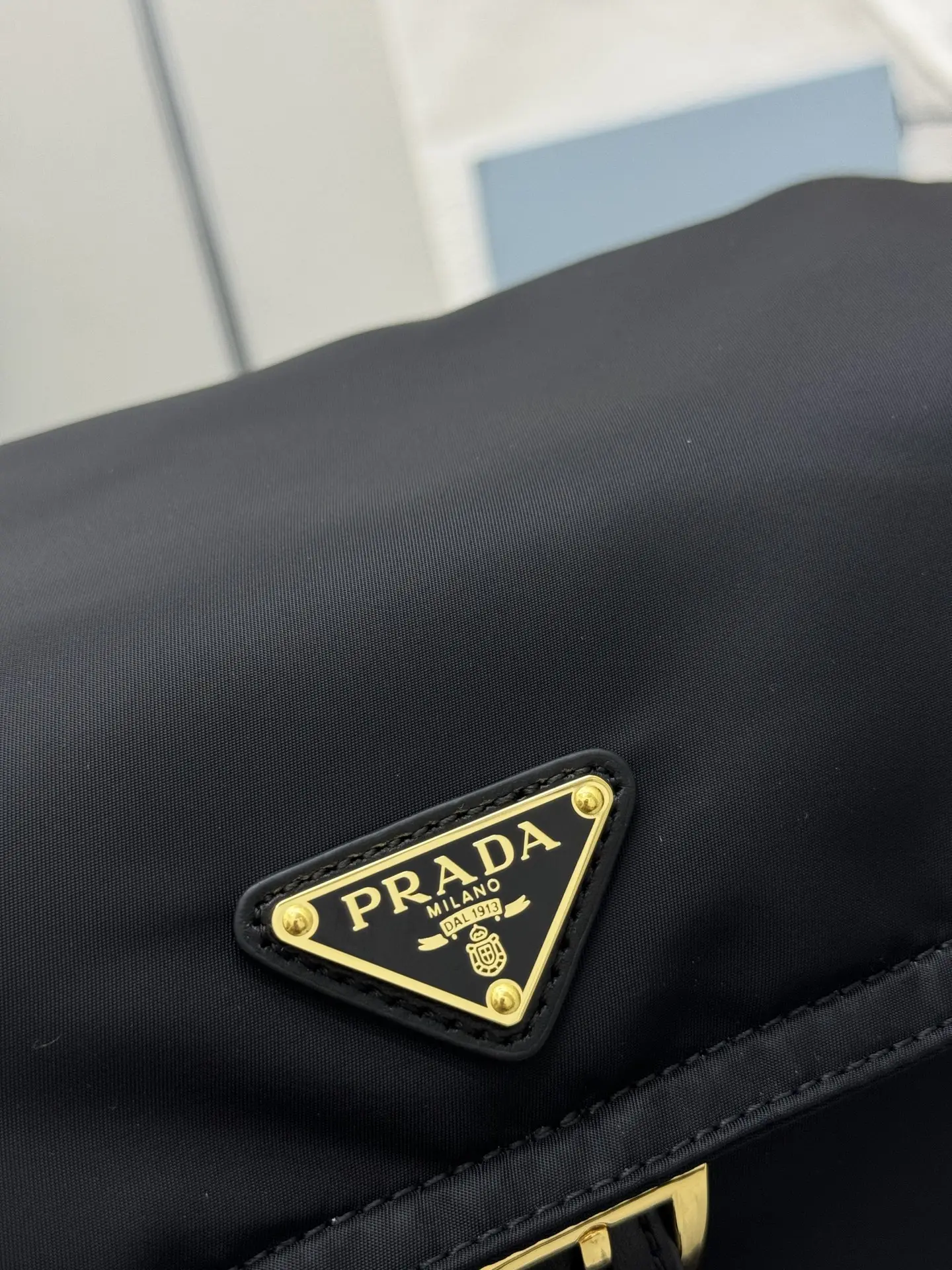 Re-Nylon Large Messenger Bag D80016363 — view 8