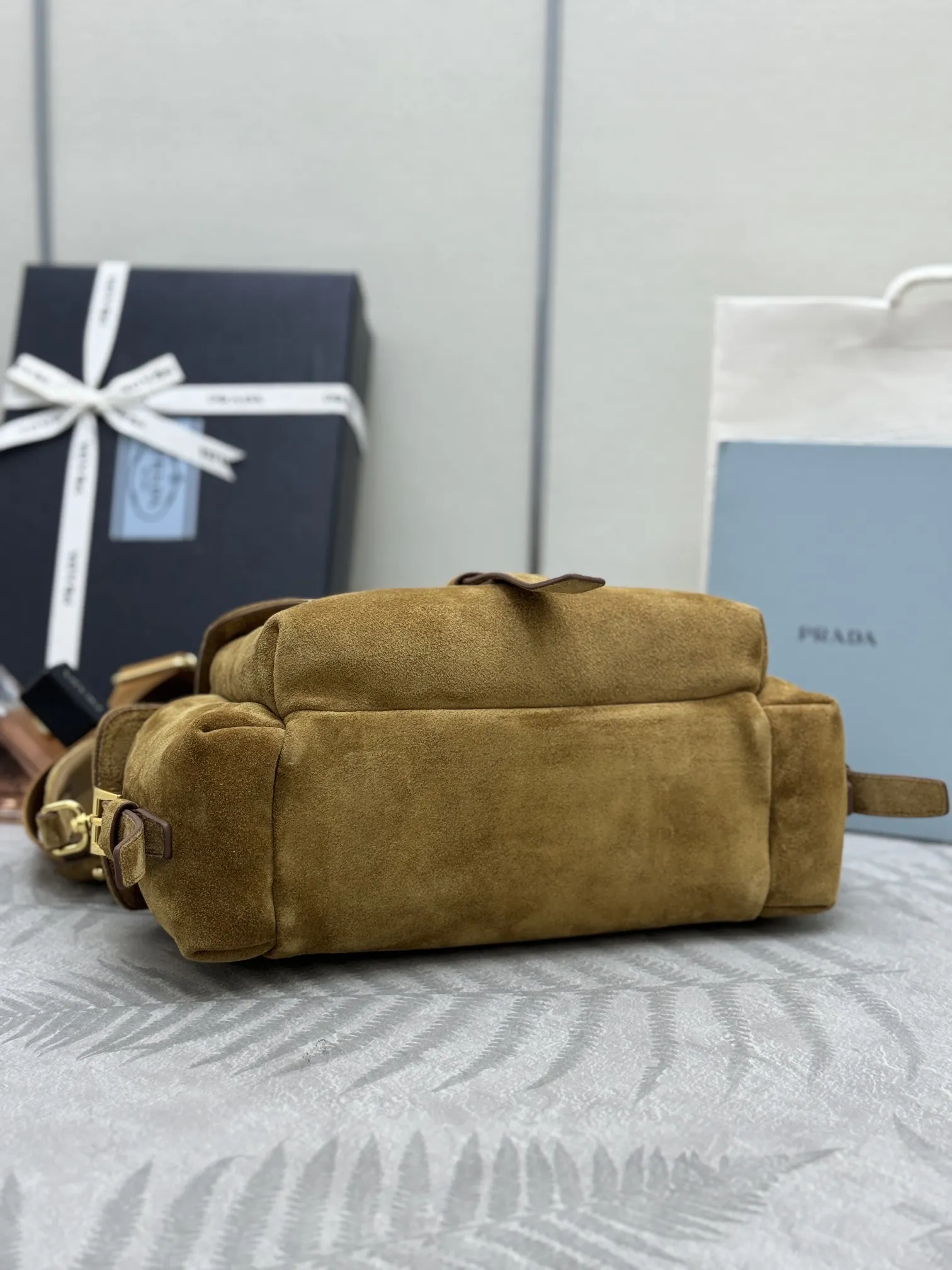 Suede Messenger Bag with Detachable Straps D98016368 — view 6
