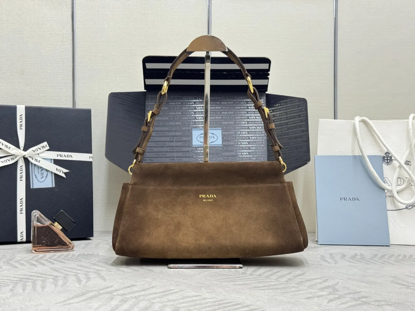 Suede Enchaîné Shoulder Bag D102016370