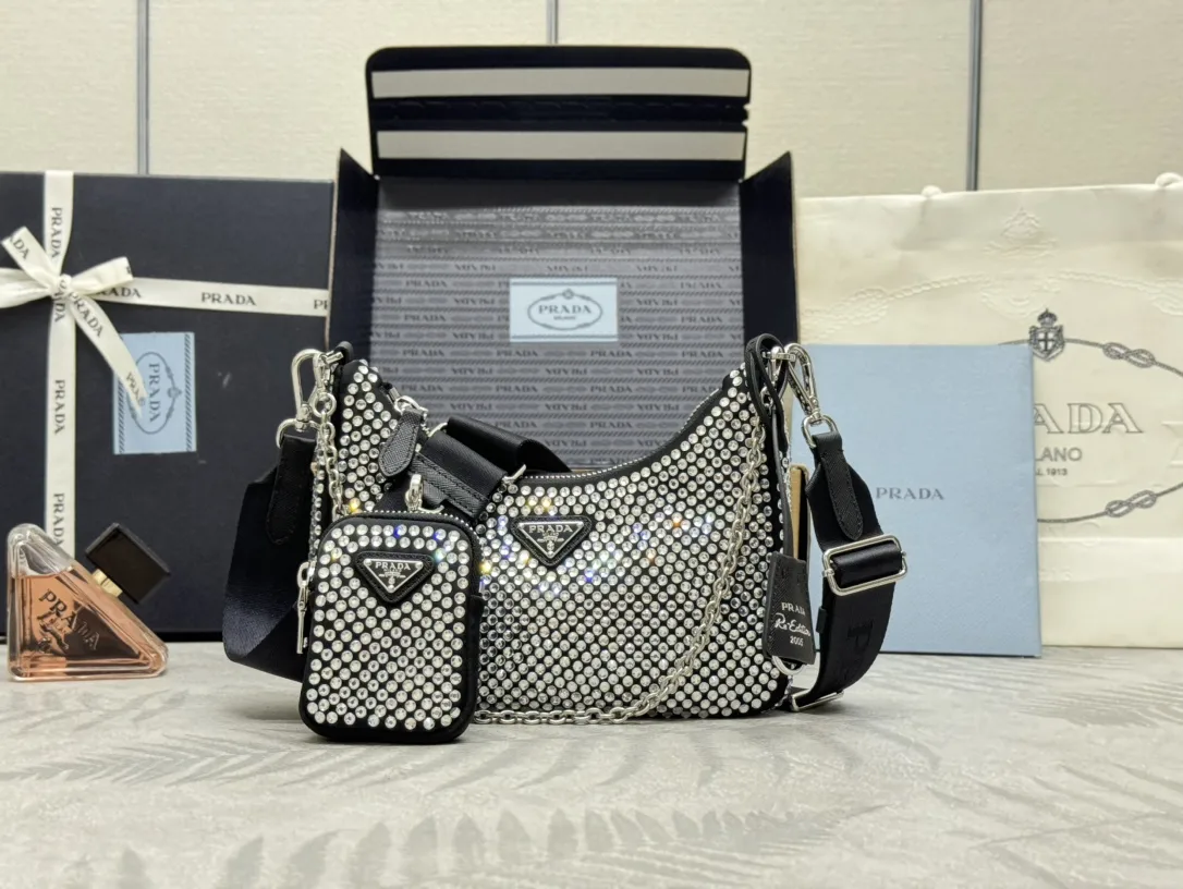 Re-Edition 2005 Crystal-Embellished Shoulder Bag D83016371