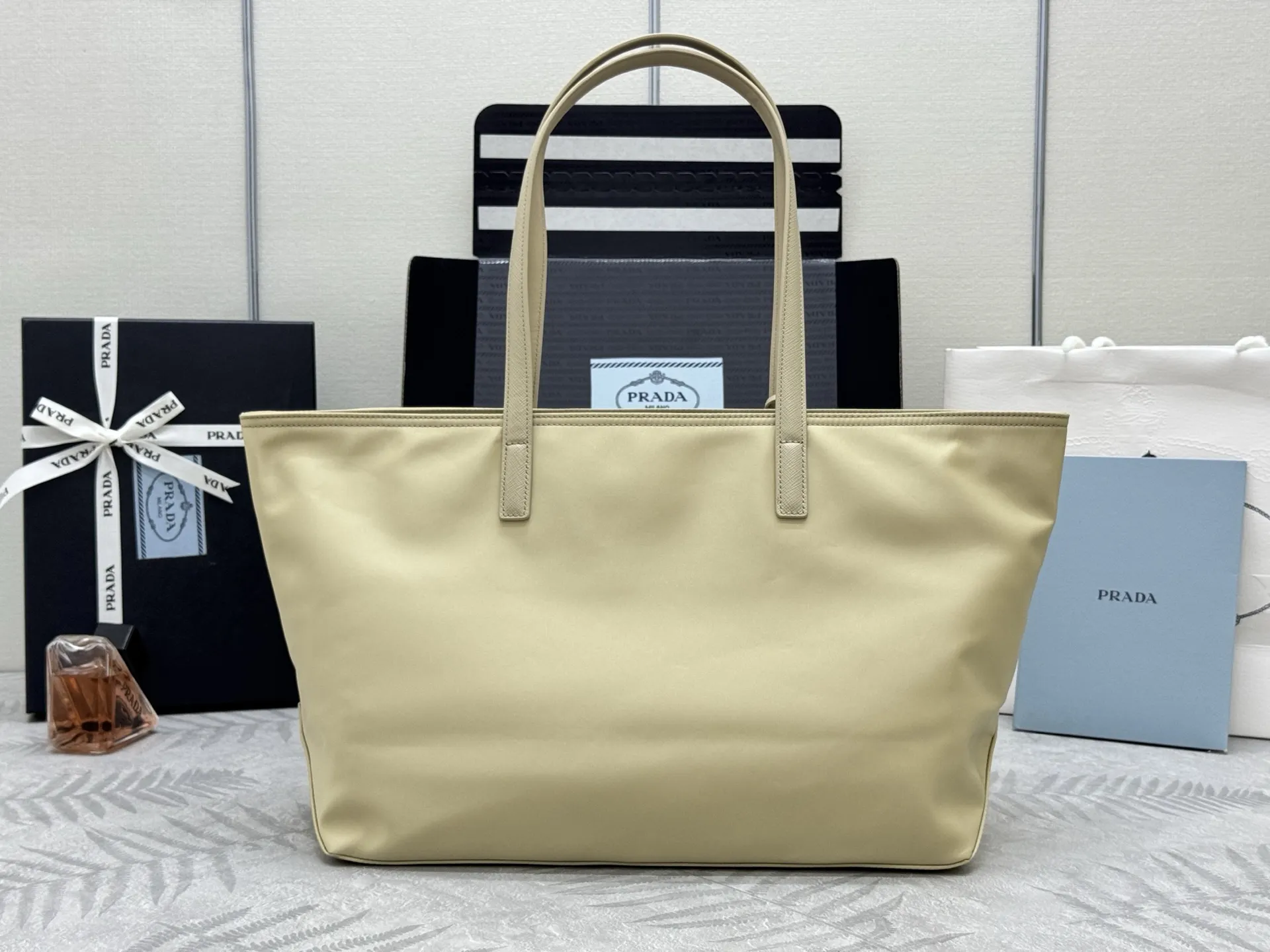 Nylon Tote Bag with Front Pocket D66016372 — view 3