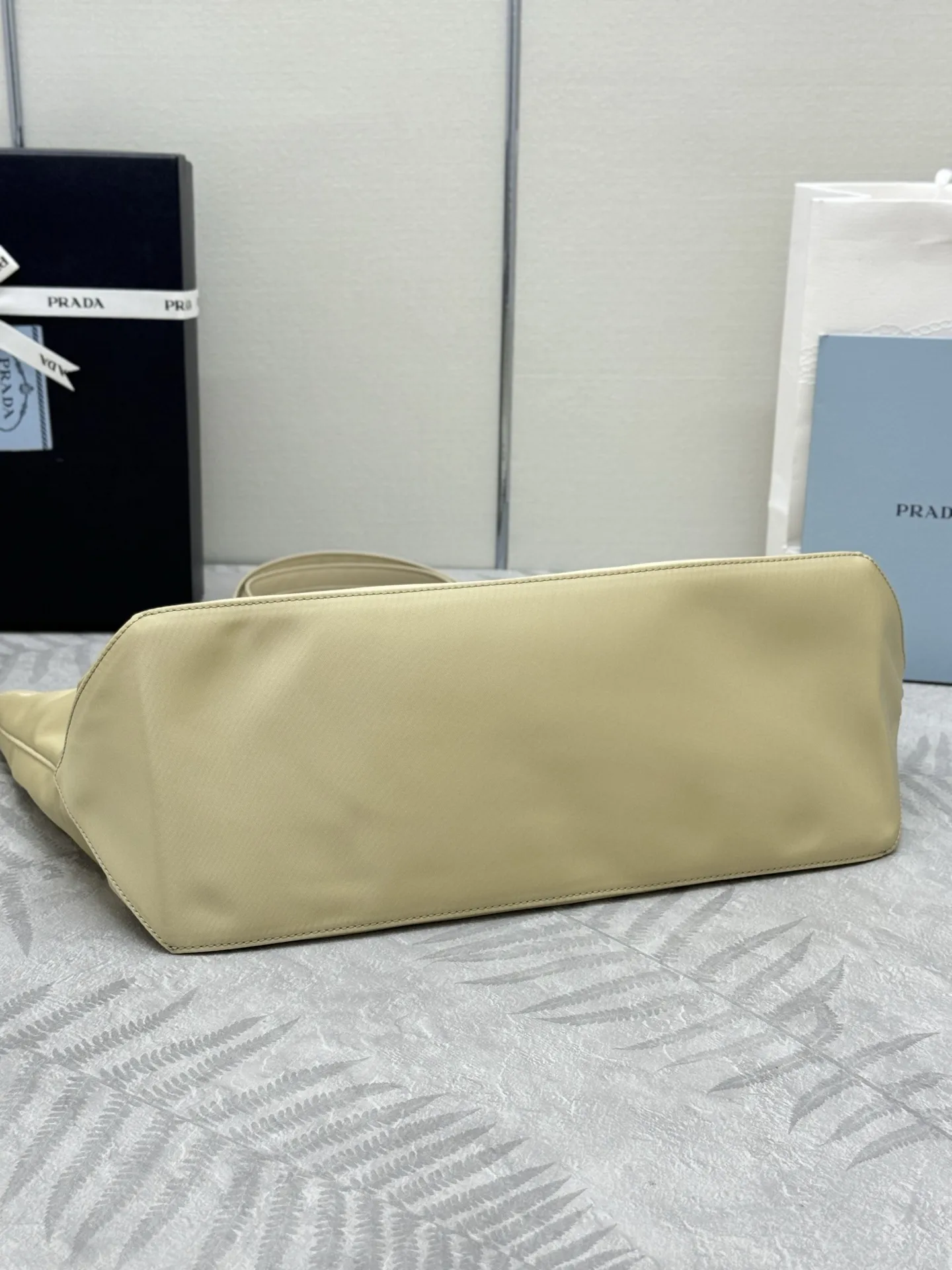 Nylon Tote Bag with Front Pocket D66016372 — view 5