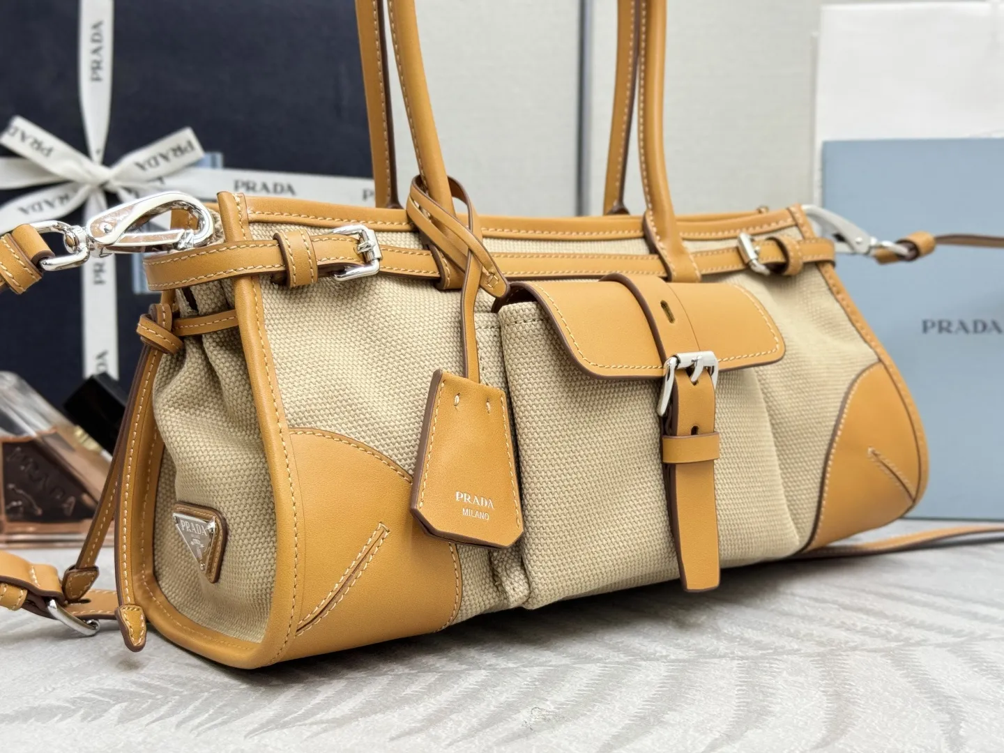 Bonnie Canvas and Leather Shoulder Bag D103016375 — view 4