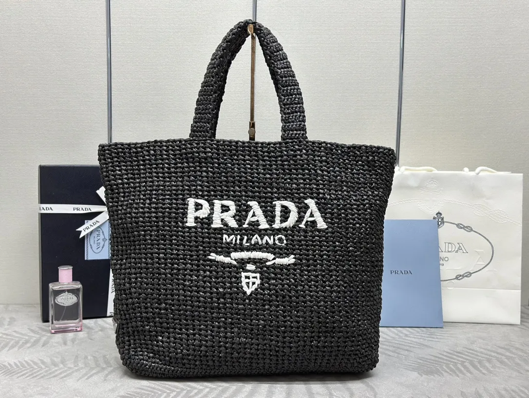 Prada Raffia Large Tote Bag D105016391
