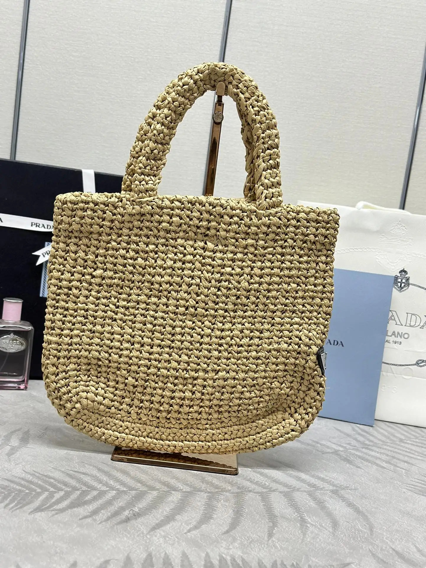 Small Raffia Tote Bag D78016392 — view 2