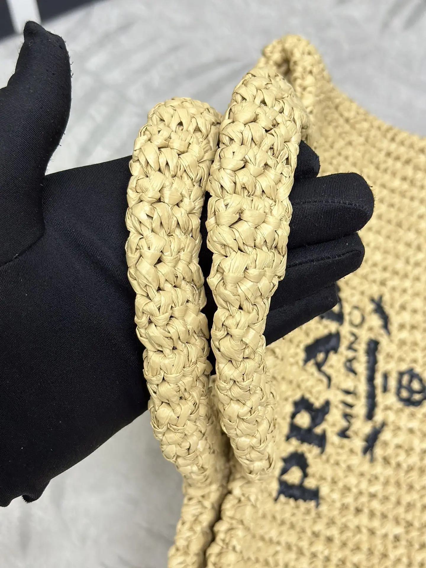 Small Raffia Tote Bag D78016392 — view 3