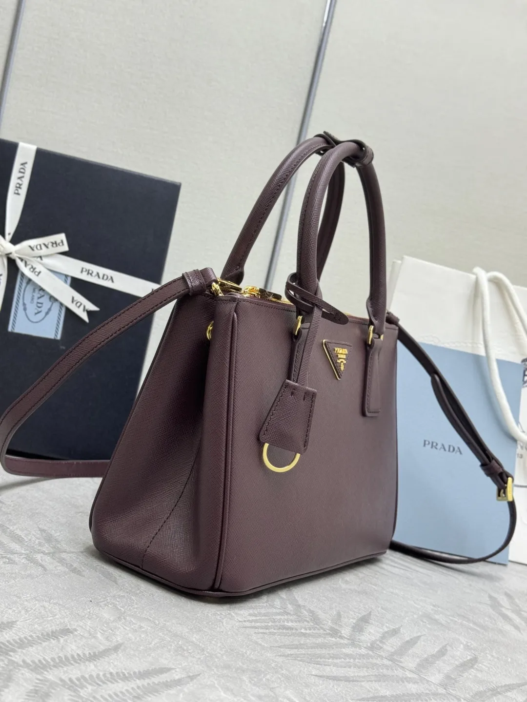 Saffiano Leather Galleria Medium Bag D98016393 — view 4