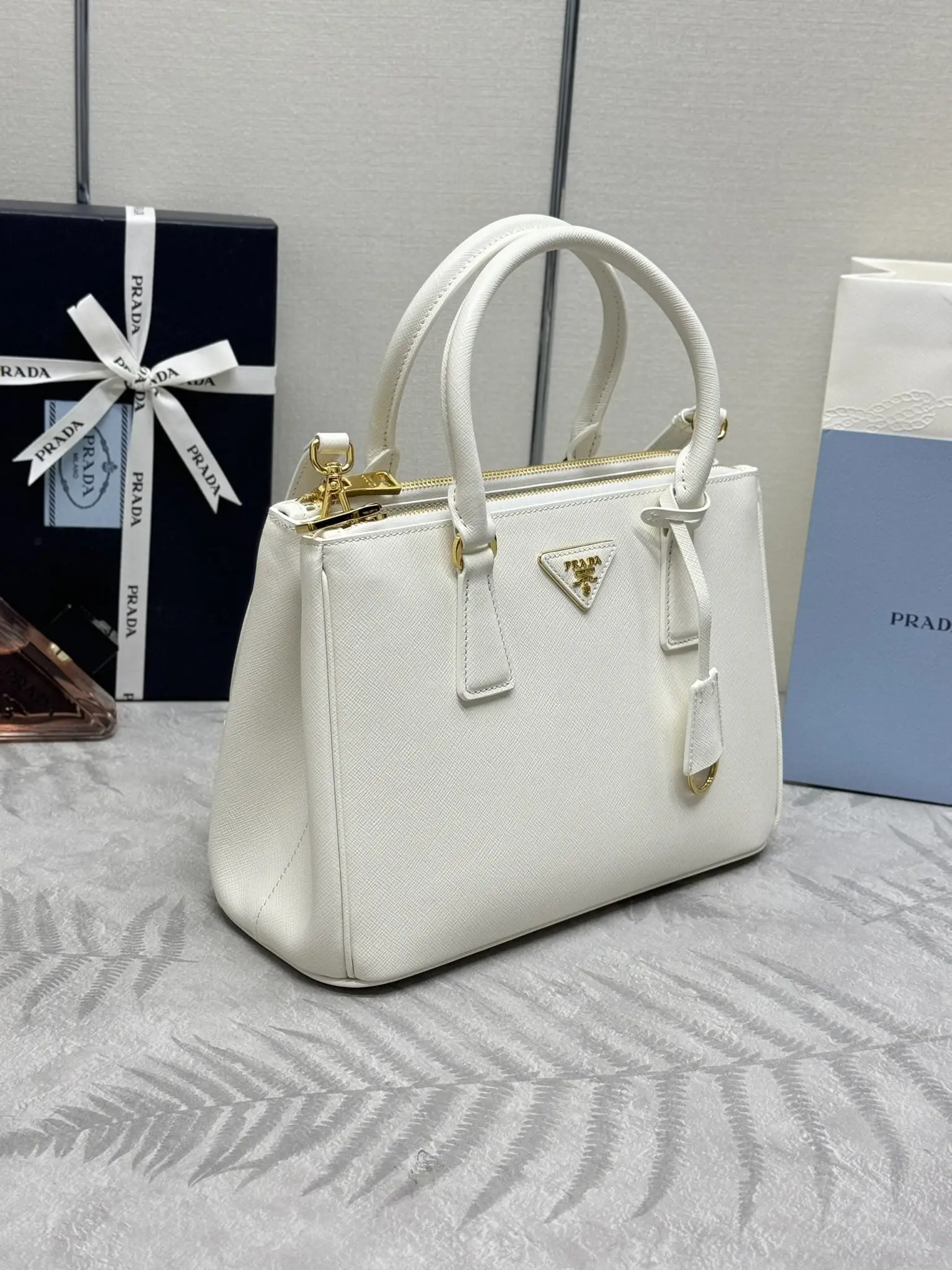 Saffiano Leather Double Handle Shoulder Bag D98016395 — view 3