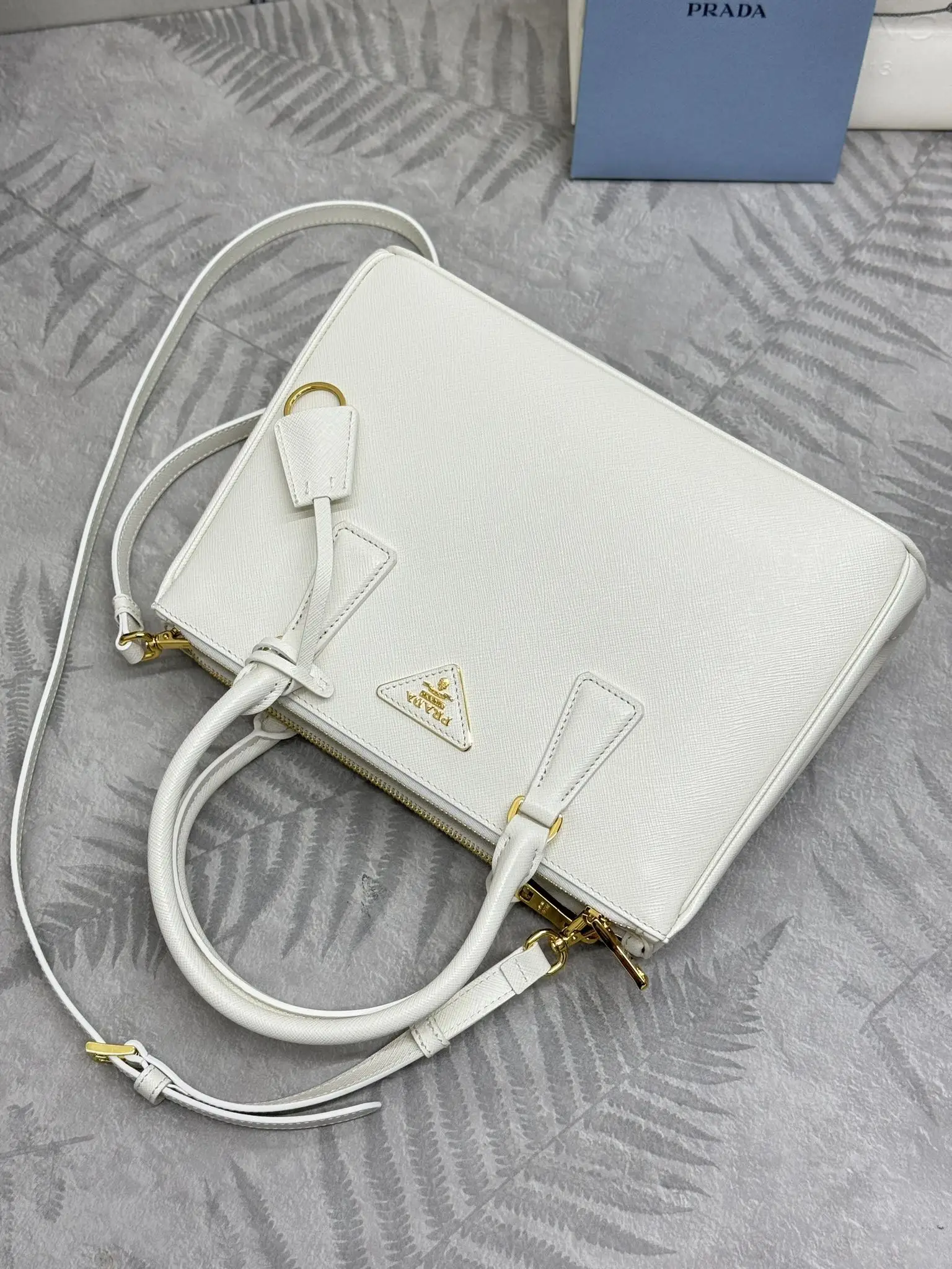 Saffiano Leather Double Handle Shoulder Bag D98016395 — view 4