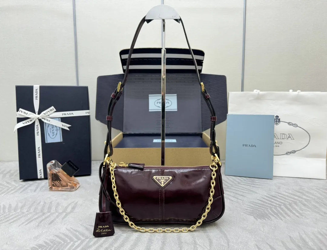 Prada 1BC221 Patent Leather Chain Shoulder Bag D88016398