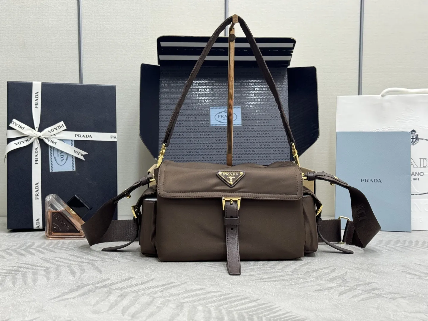 Re-Nylon Medium Messenger Bag D77016404