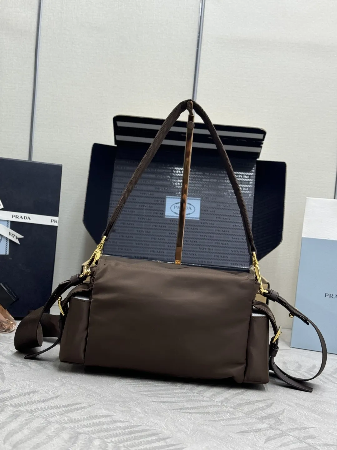 Re-Nylon Medium Messenger Bag D77016404 — view 2