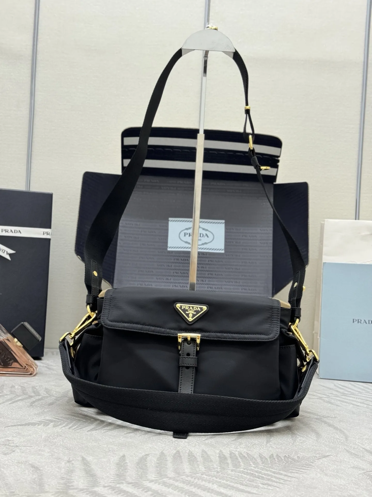 Re-Nylon Medium Messenger Bag D77016405