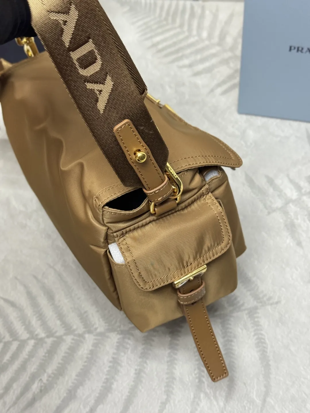 Re-Nylon Medium Messenger Bag D77016406 — view 5