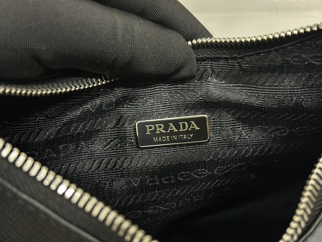 Prada Re-Edition 2005 Saffiano Leather Hobo Bag D86016412 — view 9